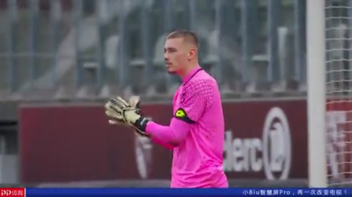 媒体：巴黎球员维蒂尼亚当选葡萄牙本年度最佳球员（媒体：巴黎中场维蒂尼亚荣膺葡萄牙年度最佳球员）